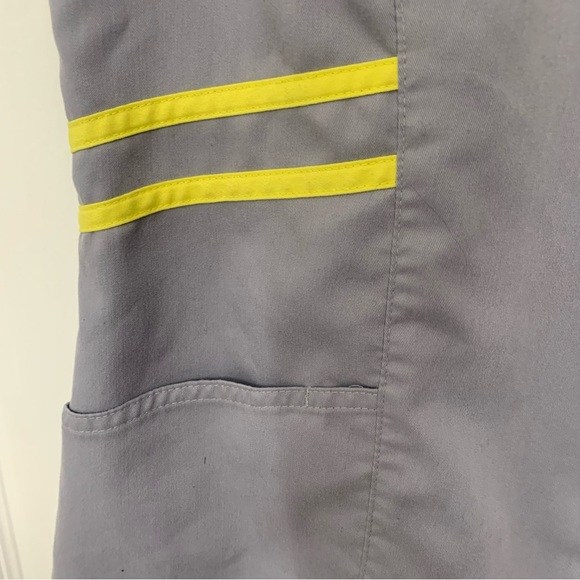 Grey’s Anatomy Scrub Top - Picture 3 of 5